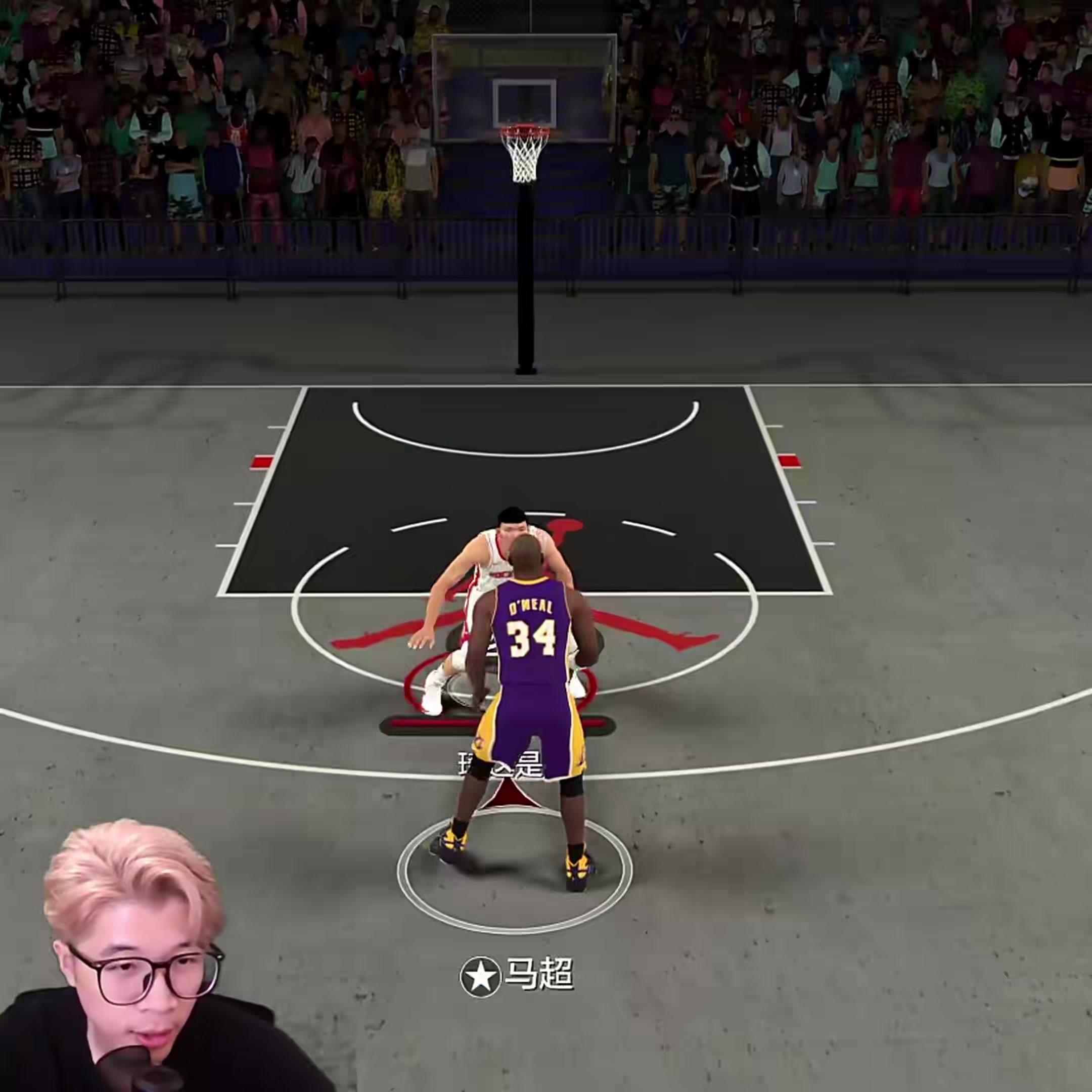 玩家操控火箭队周琦在2K游戏中完胜湖人奥尼尔 本尊无奈回应：😓😓