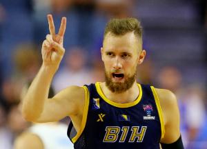 上届场均23+5+5！外媒：穆萨因腹痛紧急手术 能否出战欧锦赛存疑