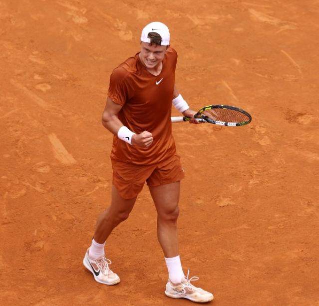 咪咕体育-张奔斗：鲁内爆冷德约，你死我活，却也双向奔赴